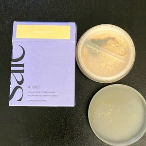 Saei Airset Radient Loose Setting Powder. Shade translucent. Used a few times.